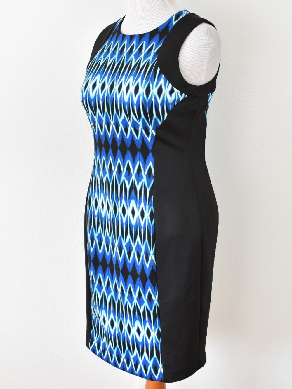 Calvin Klein Colorblock Printed Scuba Sheath Dress - 12 - Picture 3 of 8